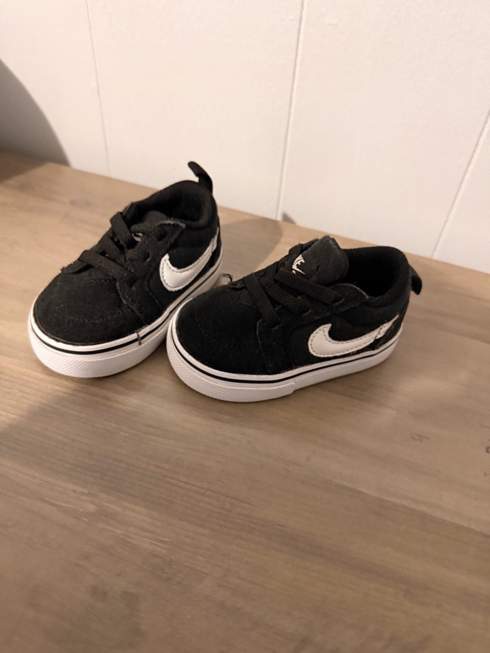 Nike Kids Black and White Low-Top Sneakers